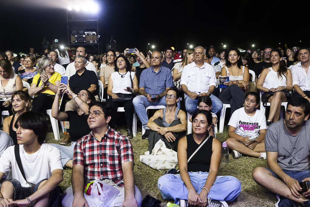 El Parque Prebisch se trasformó en una casa abierta, dando vida a un encuentro que volvió a confirmar que la universidad pública no sólo forma profesionales, sino que también construye comunidad, identidad y futuro.
